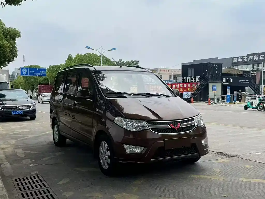 Wuling Hongguang 2018 — фото 3