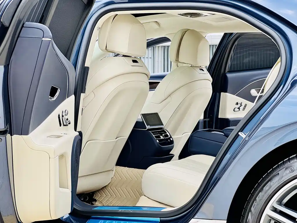 Bentley Flying Spur PHEV 2022 — фото 5