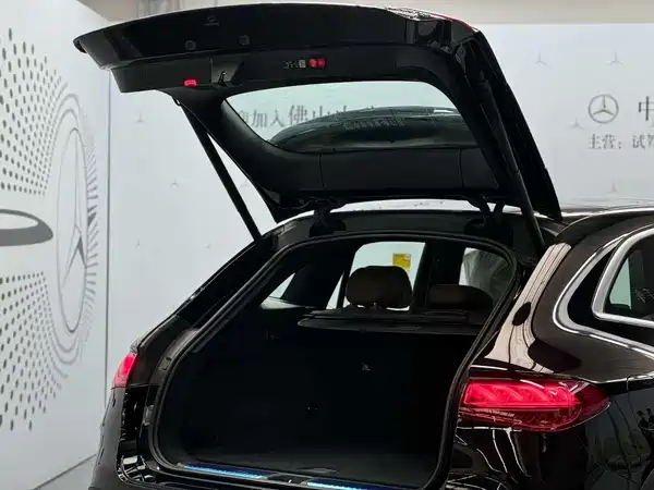 Mercedes-Benz EQE SUV 2025