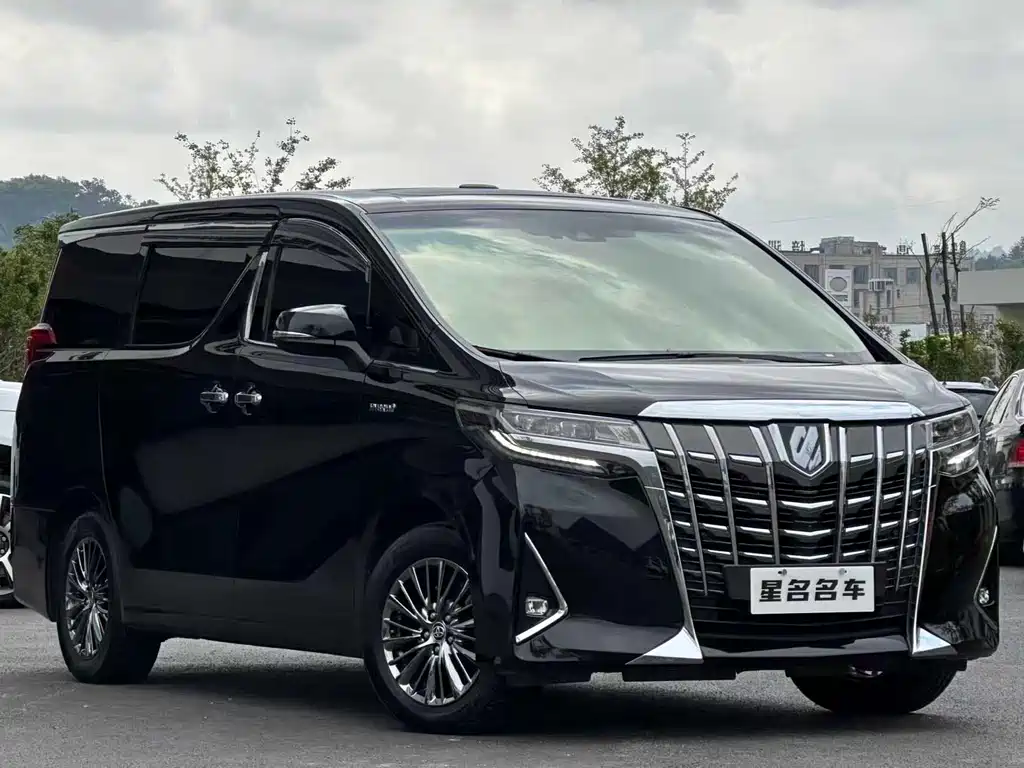 Toyota Alphard 2023 — фото 3