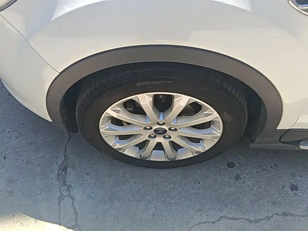 Ford Kuga 2015 — фото 23