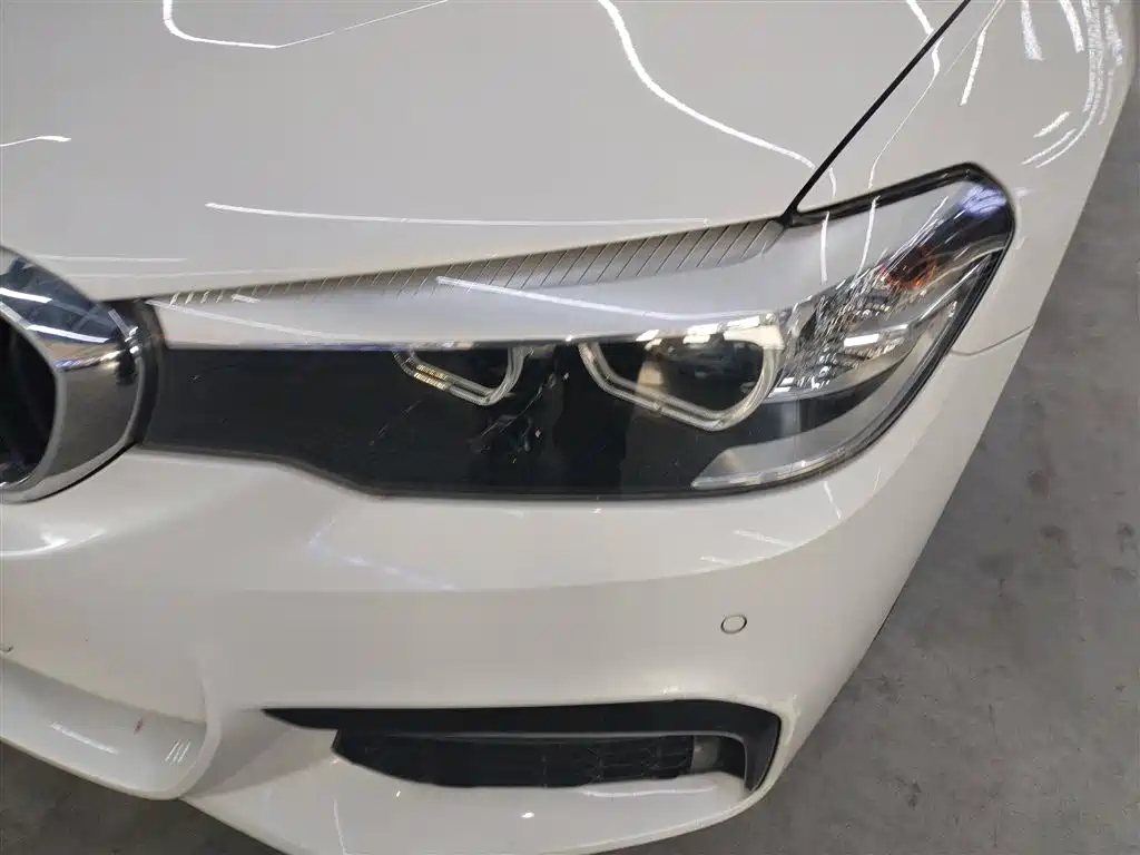 BMW 5 Series 2019 — фото 24