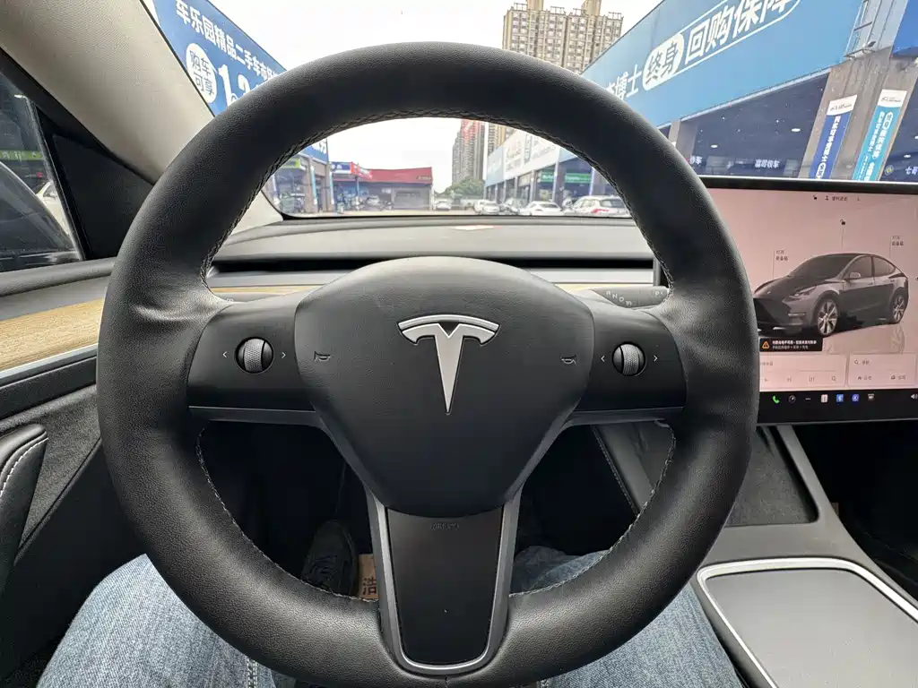 Tesla Model Y 2022 — фото 16