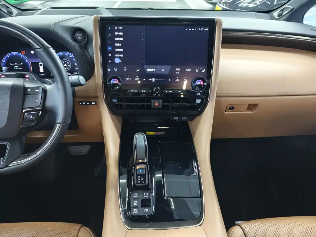 Toyota Alphard 2023 — фото 15