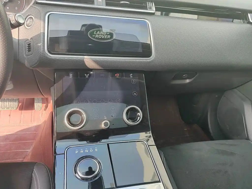 Land Rover Velar 2019 — фото 10