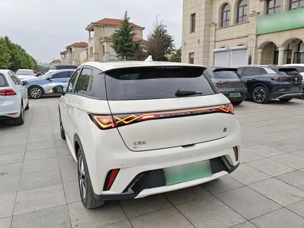 BYD Dolphin 2023
