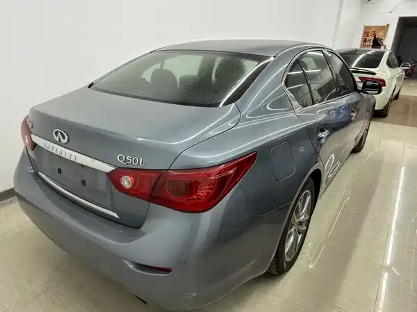 Infiniti Q50L 2015