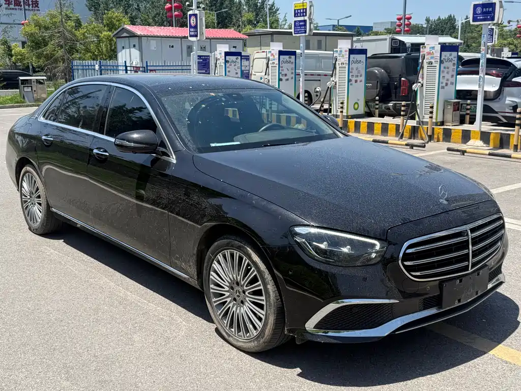 Mercedes-Benz E-Class 2022 — фото 3