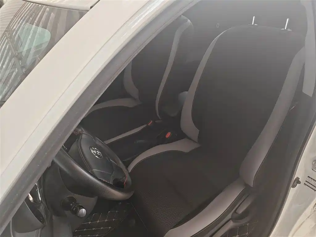 Toyota Yaris L 2020 — фото 15