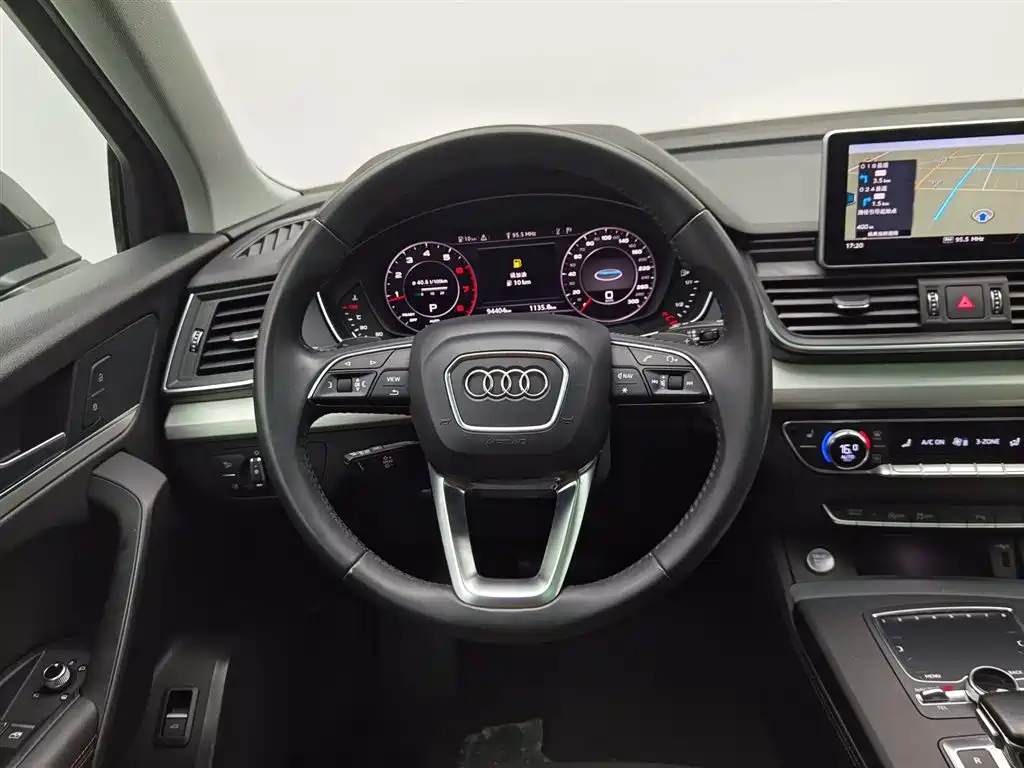 Audi Q5L 2020 — фото 11