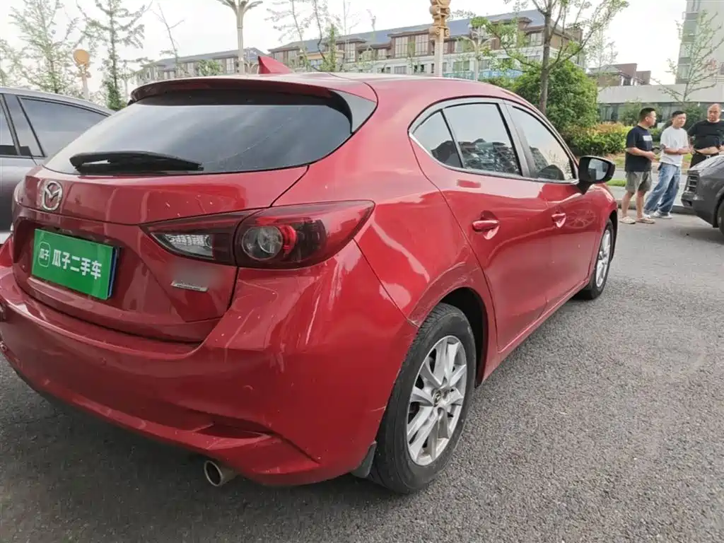 Mazda 3 Axela 2017 — фото 7