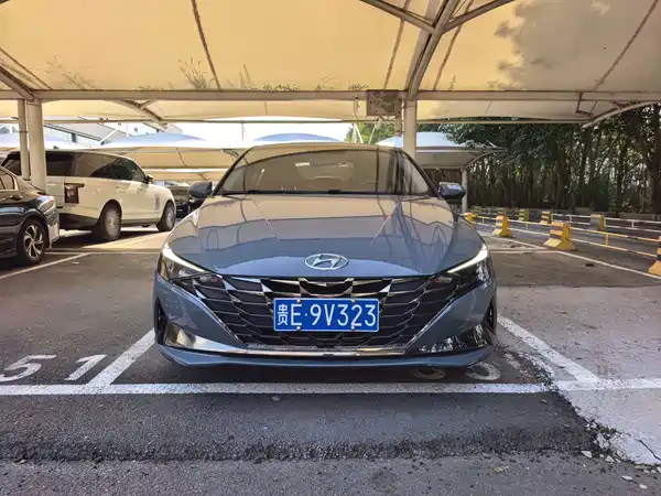 Hyundai Elantra 2022