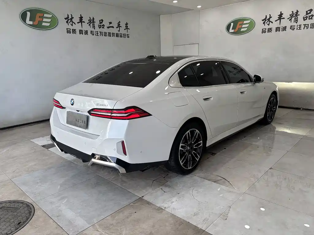 BMW 5 Series 2024