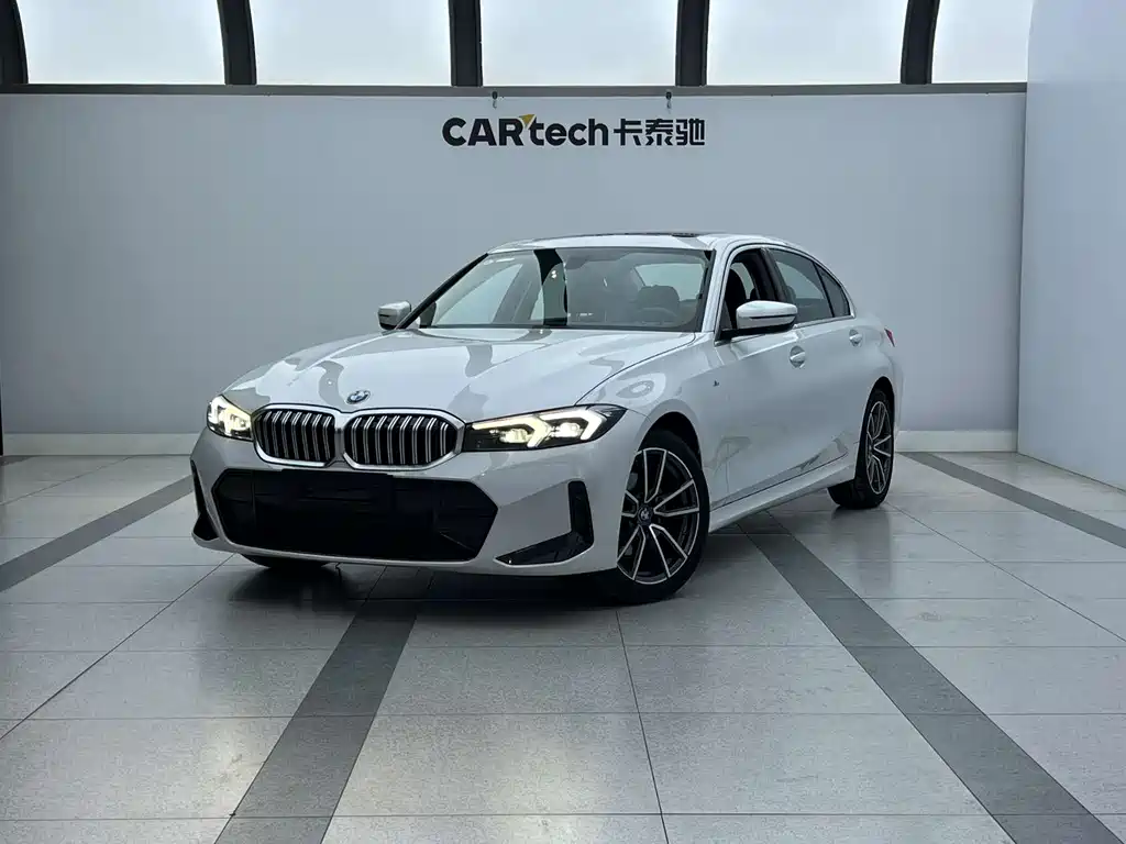 BMW 3 Series 2024 — фото 1