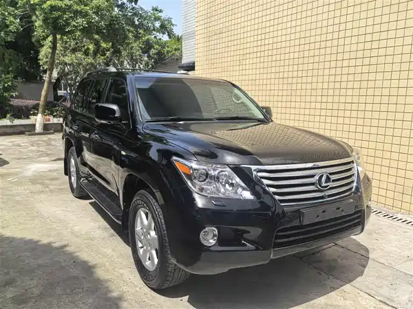 Lexus LX 2010