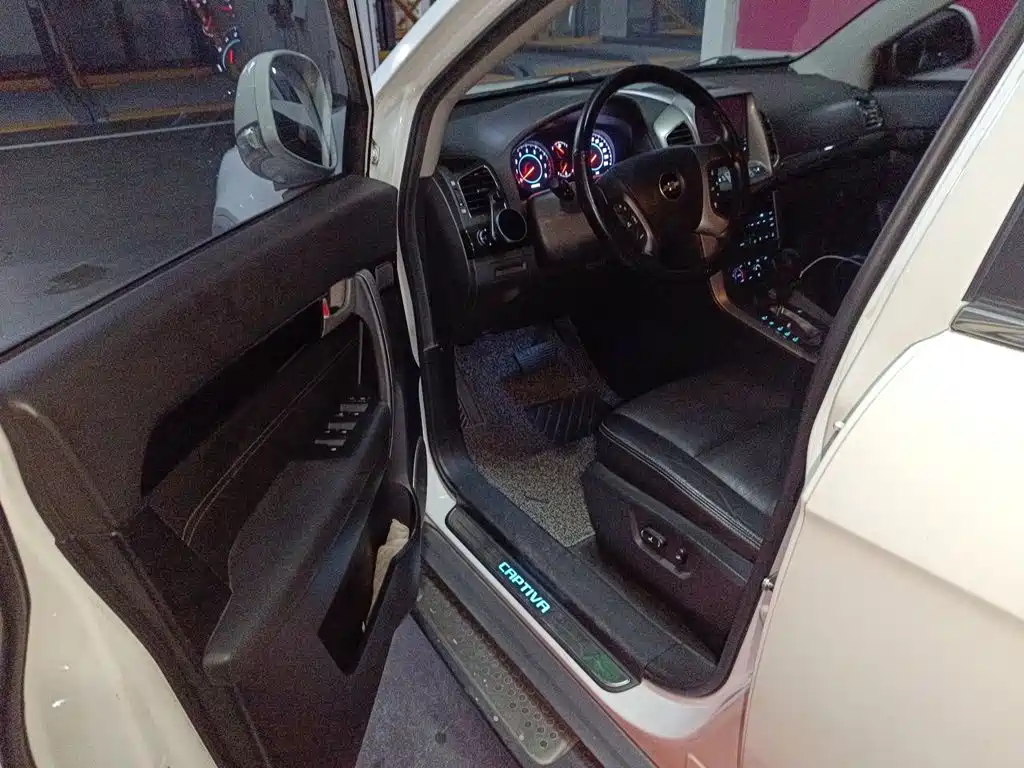 Chevrolet Captiva 2015 — фото 14