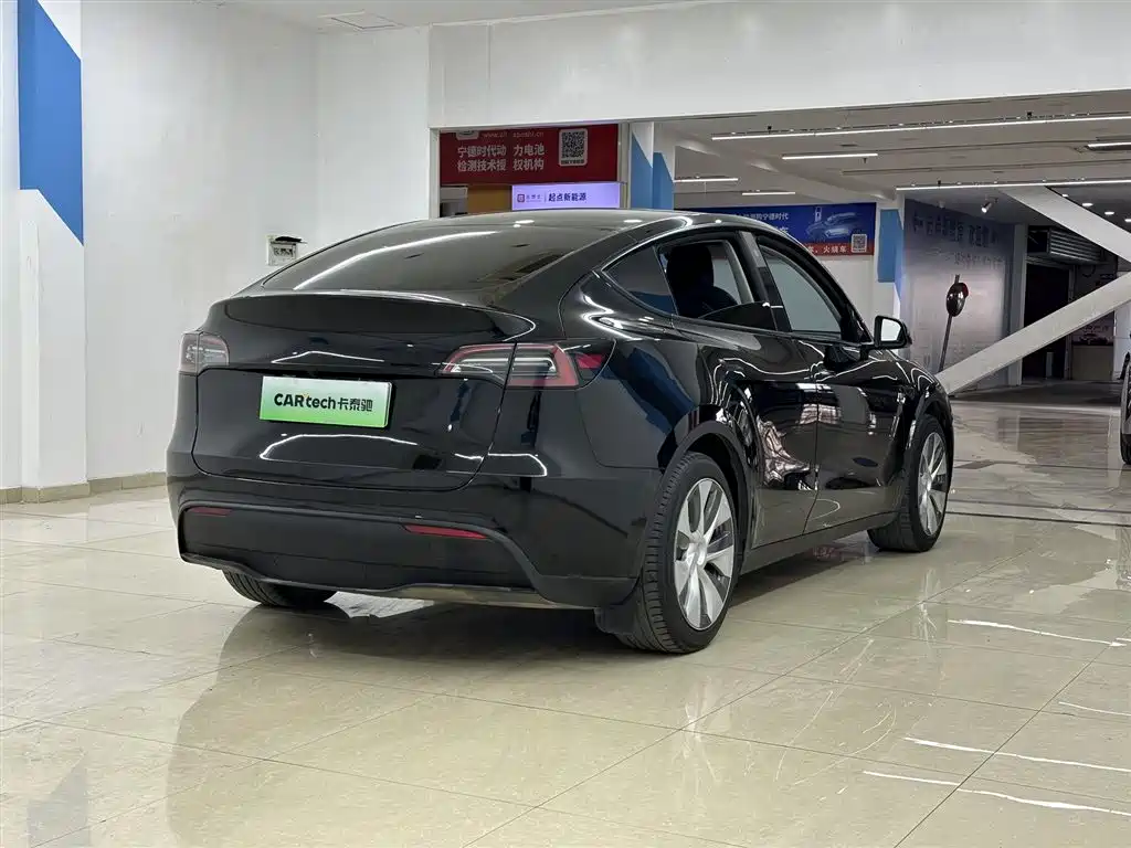 Tesla Model Y 2023 — фото 4