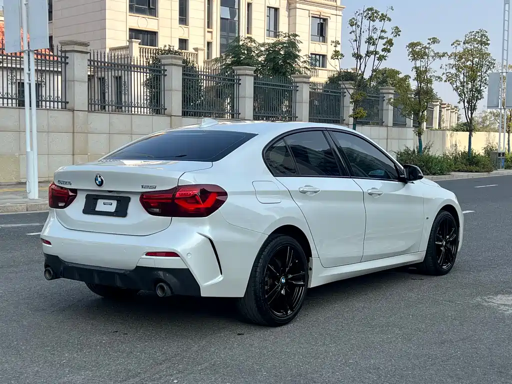 BMW 1 Series 2023