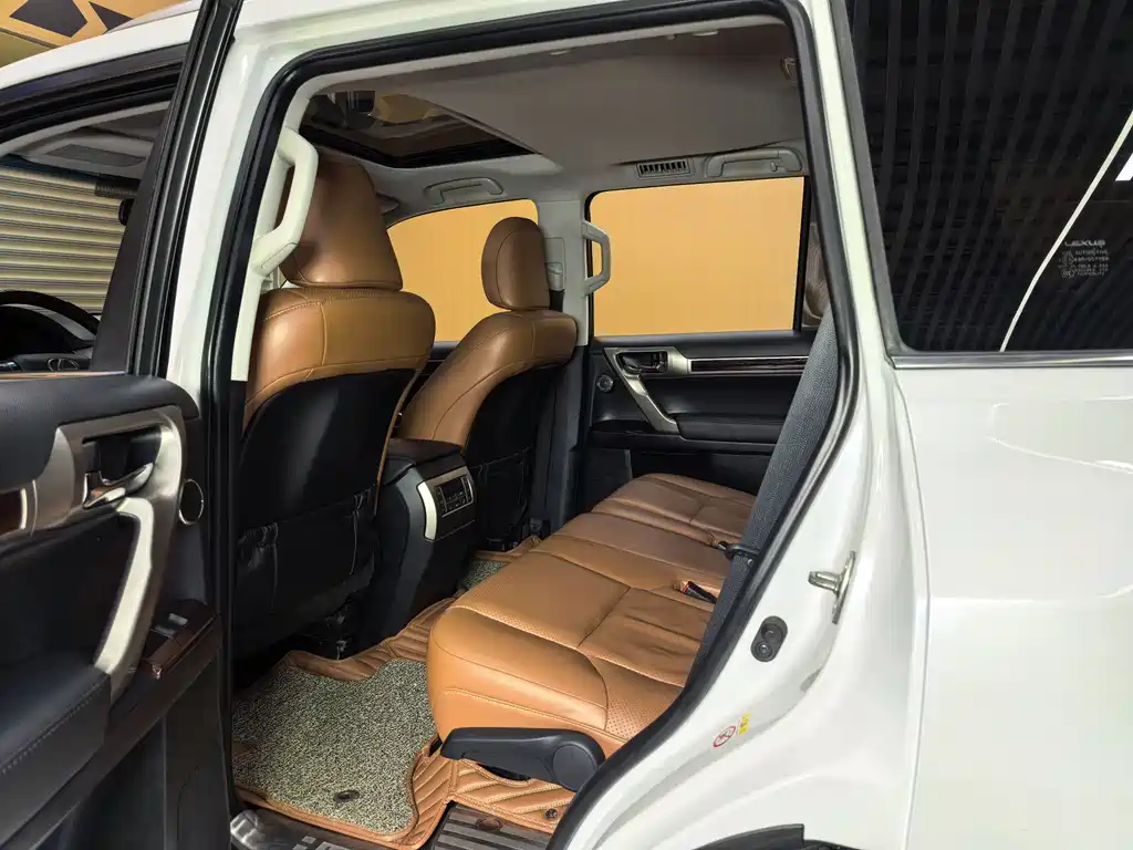 Lexus GX 2016 — фото 11