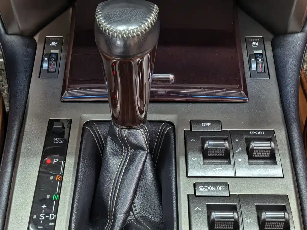 Lexus GX 2016 — фото 19