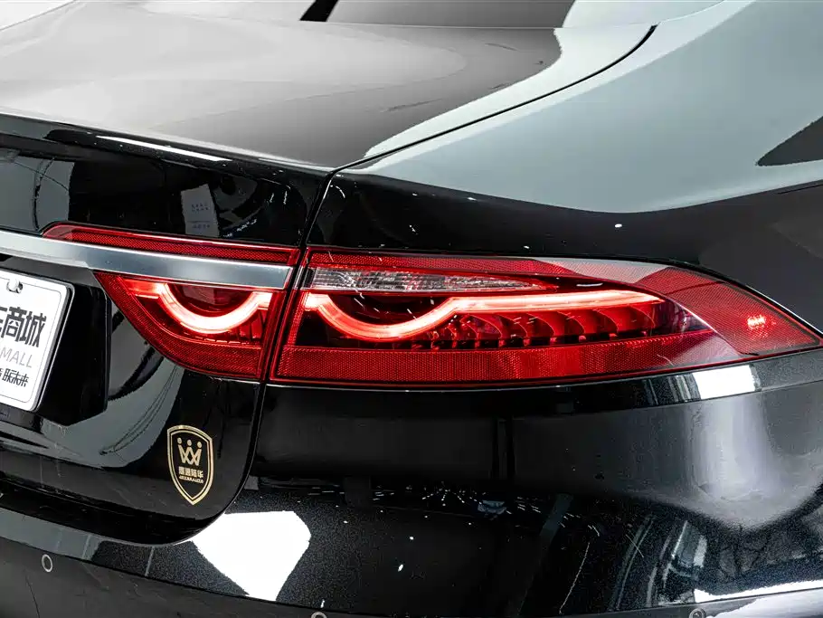 Jaguar XFL 2025 — фото 8