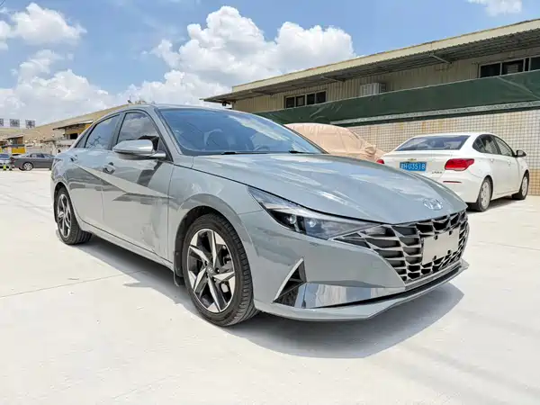 Hyundai Elantra 2023