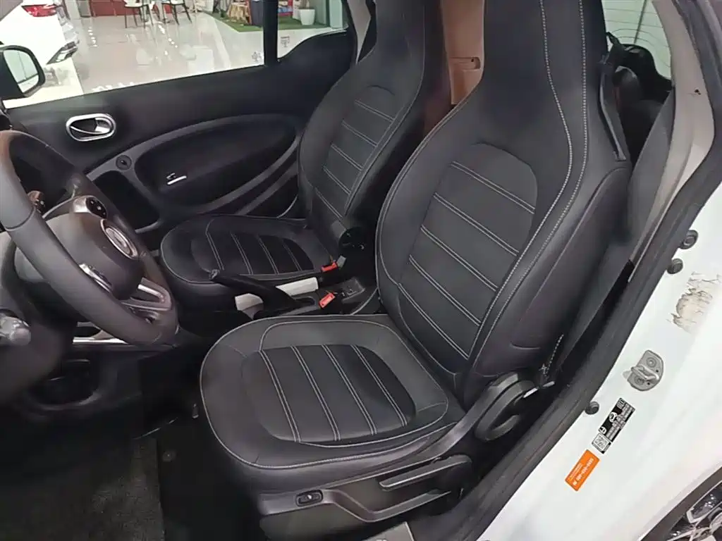 smart Fortwo 2017 — фото 15
