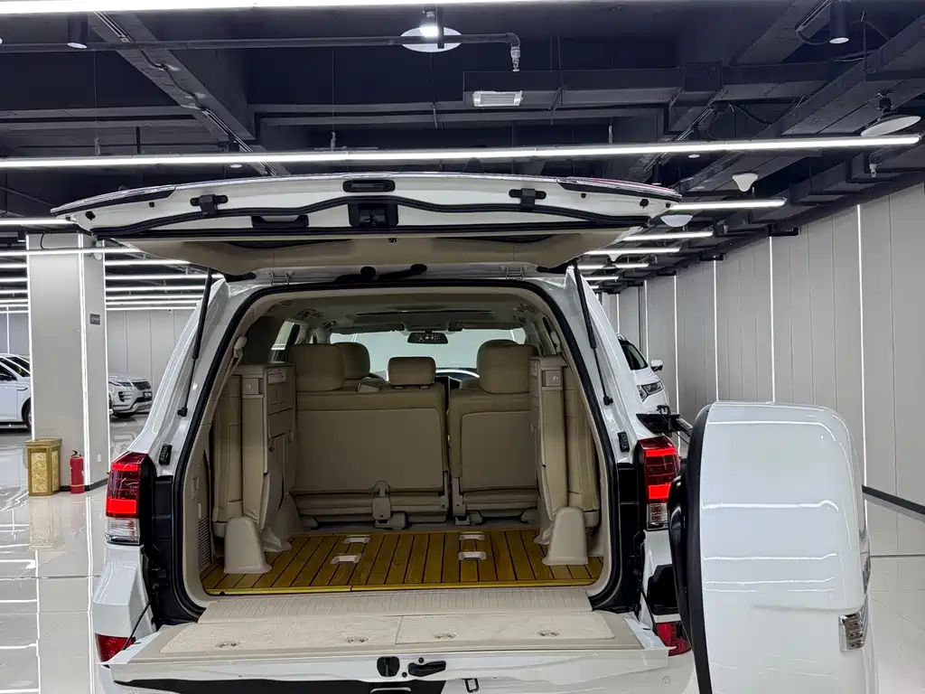 Toyota Land Cruiser 2019 — фото 11