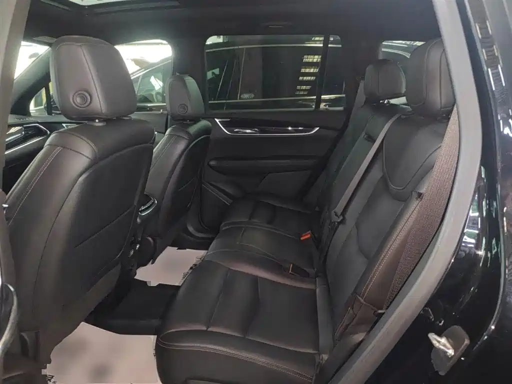 Cadillac XT6 2022 — фото 13