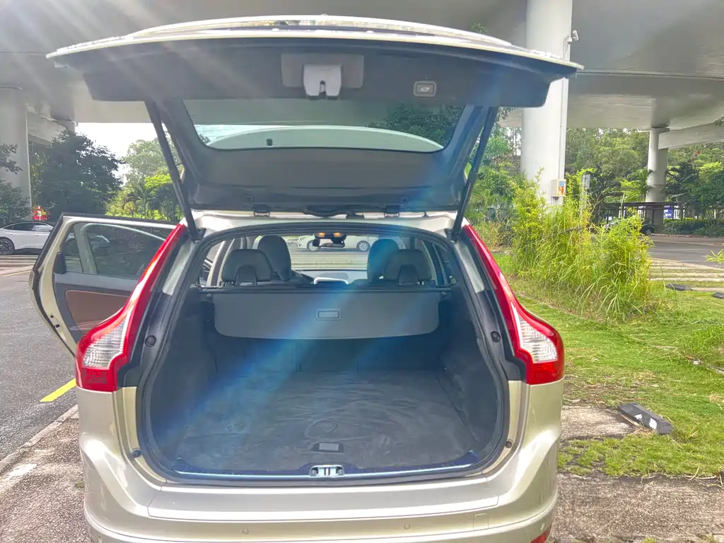 Volvo XC60 2016 — фото 15