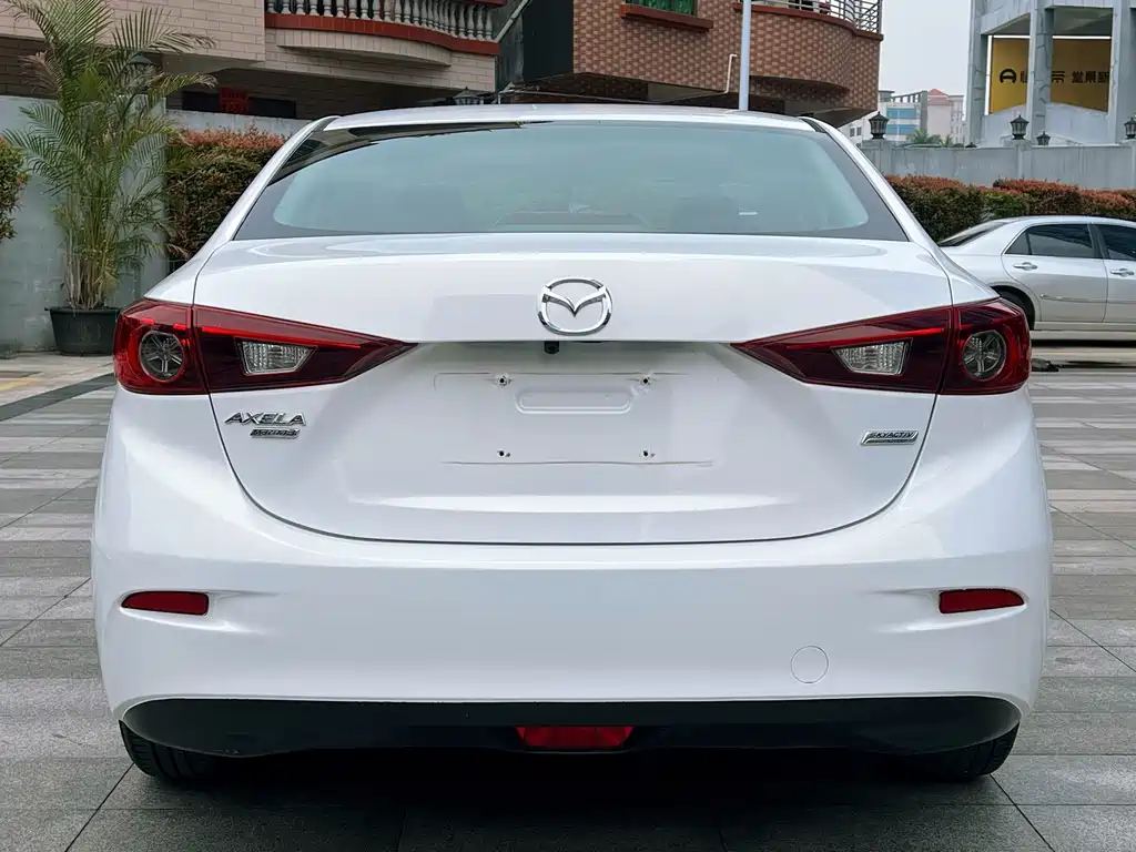 Mazda 3 Axela 2015 — фото 5