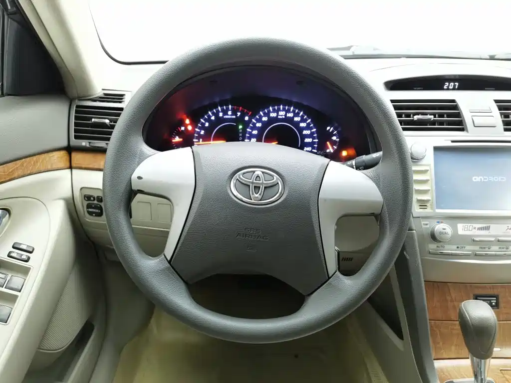 Toyota Camry 2013 — фото 11
