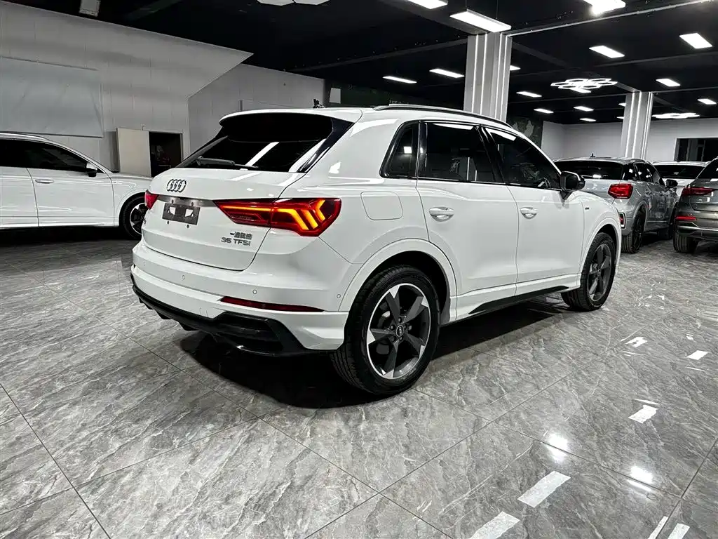 Audi Q3 2022 — фото 9