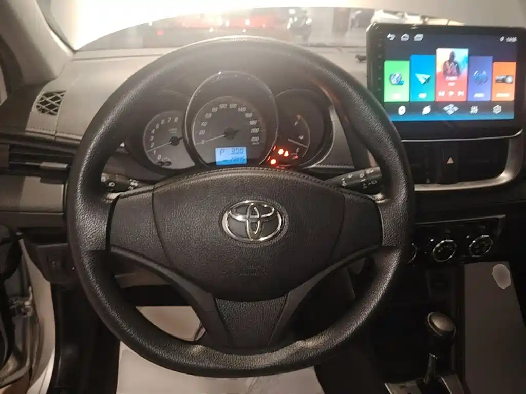 Toyota Yaris L 2020 — фото 11