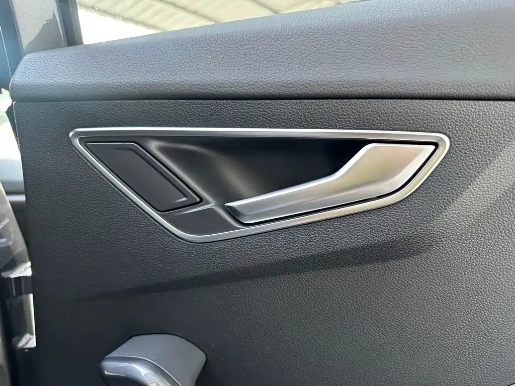 Audi Q2L 2022 — фото 20