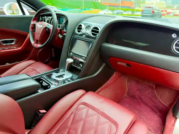 Bentley Continental 2012