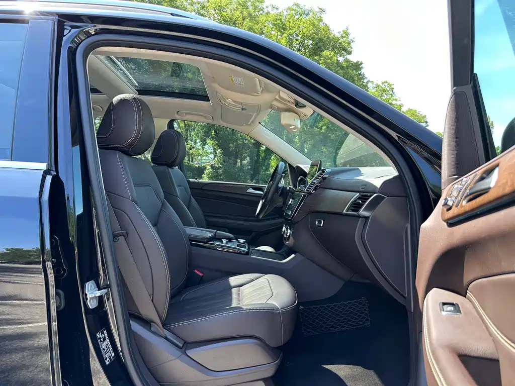 Mercedes-Benz GLE 2017 — фото 10
