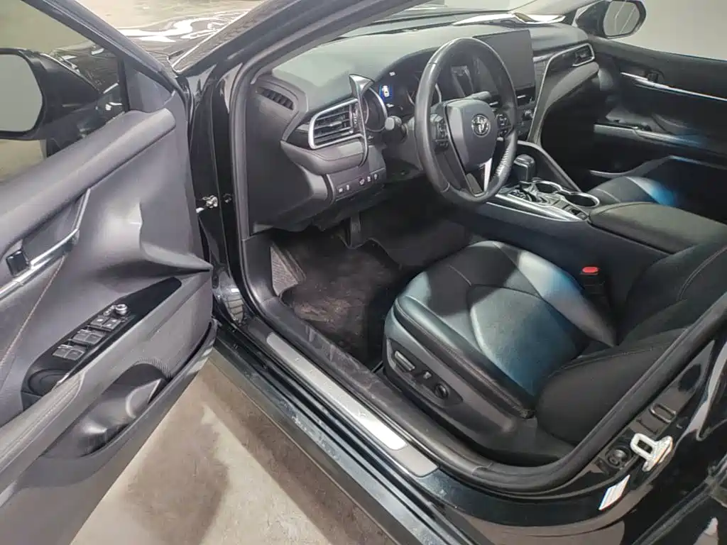 Toyota Camry 2022 — фото 12