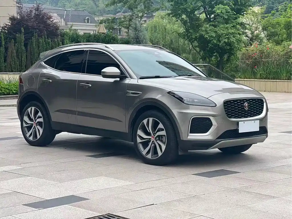 Jaguar E-PACE 2023 — фото 3