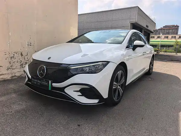 Mercedes-Benz EQE 2025
