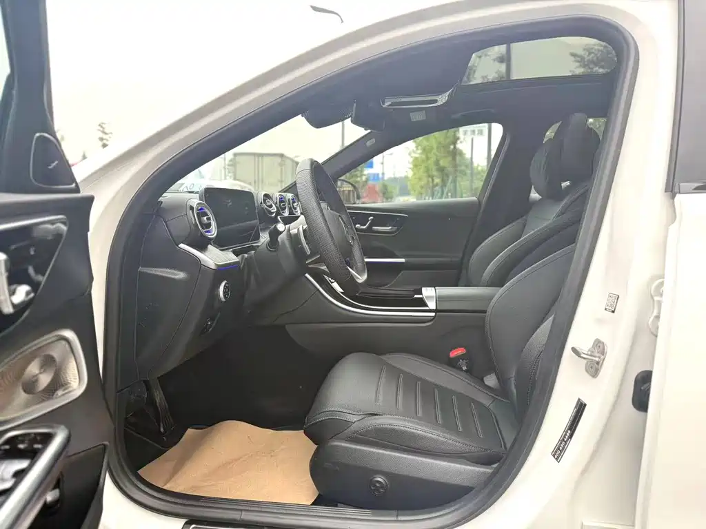 Mercedes-Benz C-Class 2024