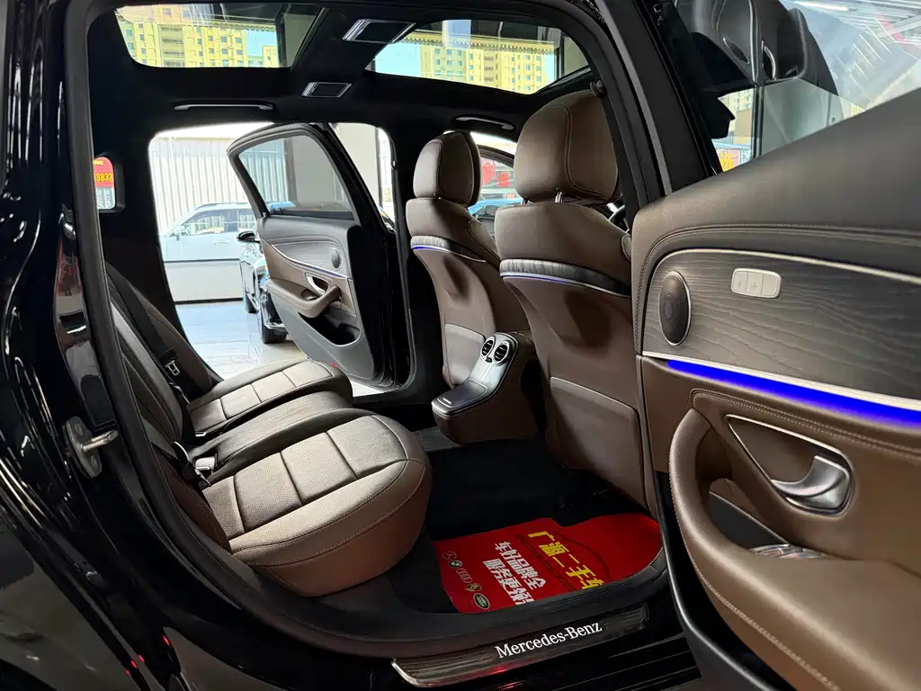 Mercedes-Benz E-Class 2023 — фото 10