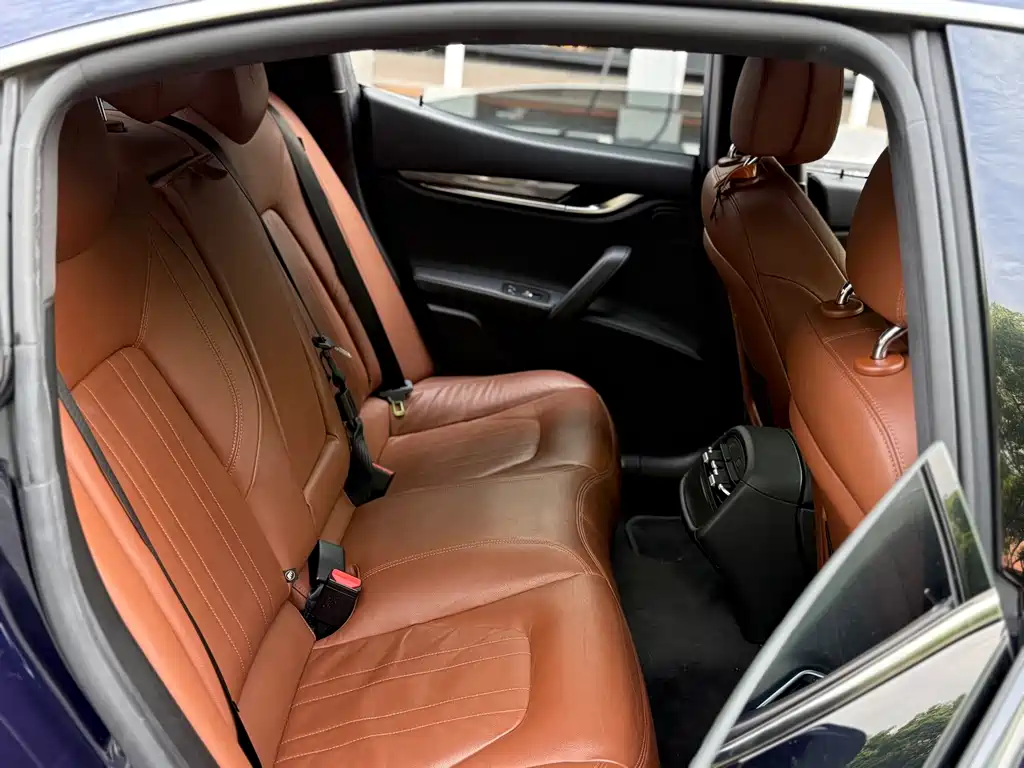 Maserati Ghibli 2020 — фото 11