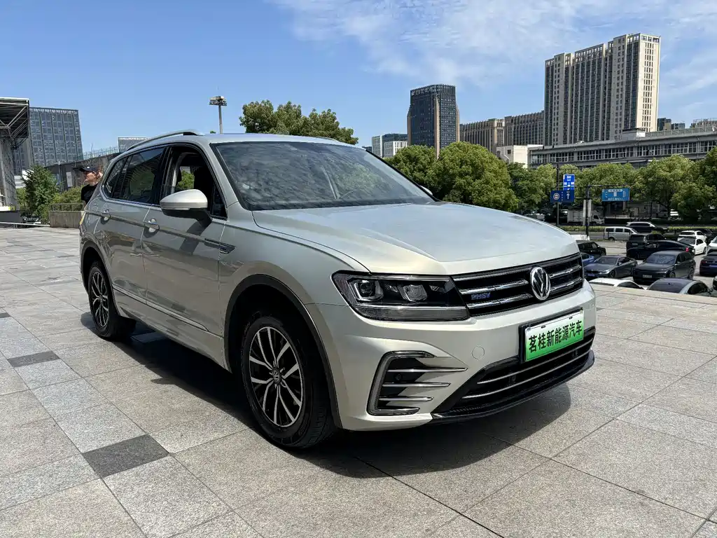 Volkswagen Tiguan L New Energy 2018 — фото 3