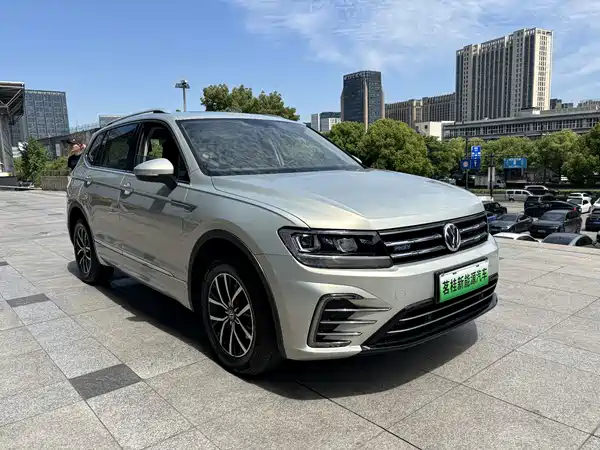 Volkswagen Tiguan L Plug-In Hybrid 2019
