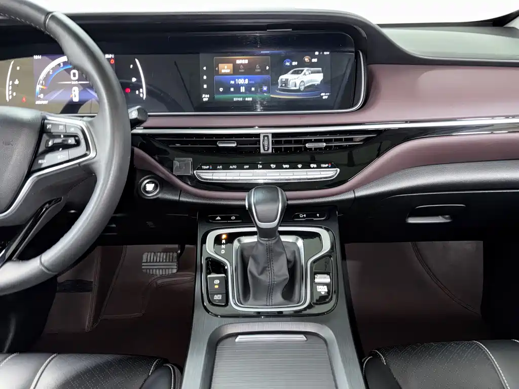 GAC Motor Trumpchi M6 2022 — фото 13