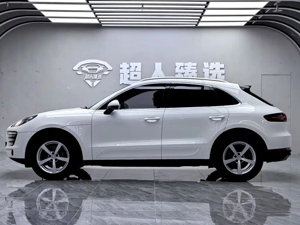 Porsche Macan 2016 — фото 14