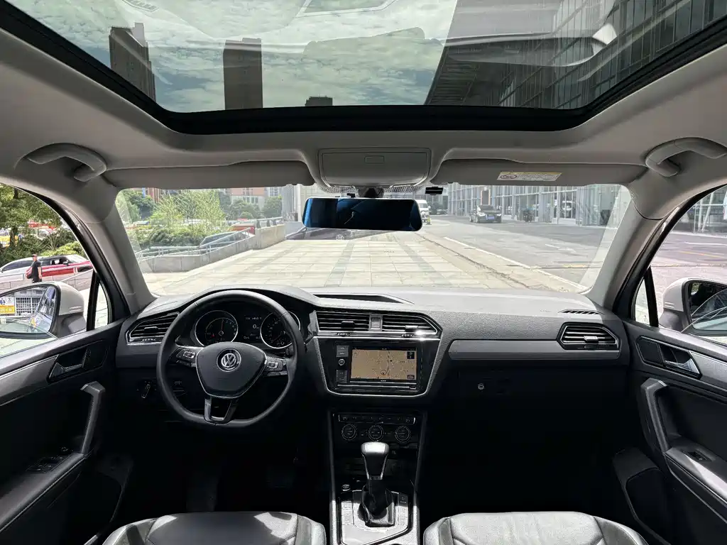 Volkswagen Tiguan L New Energy 2018 — фото 8