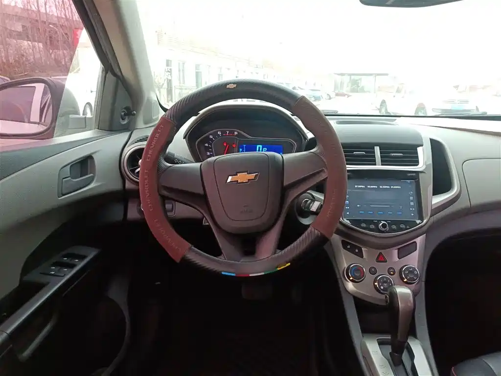 Chevrolet Aveo 2015 — фото 11