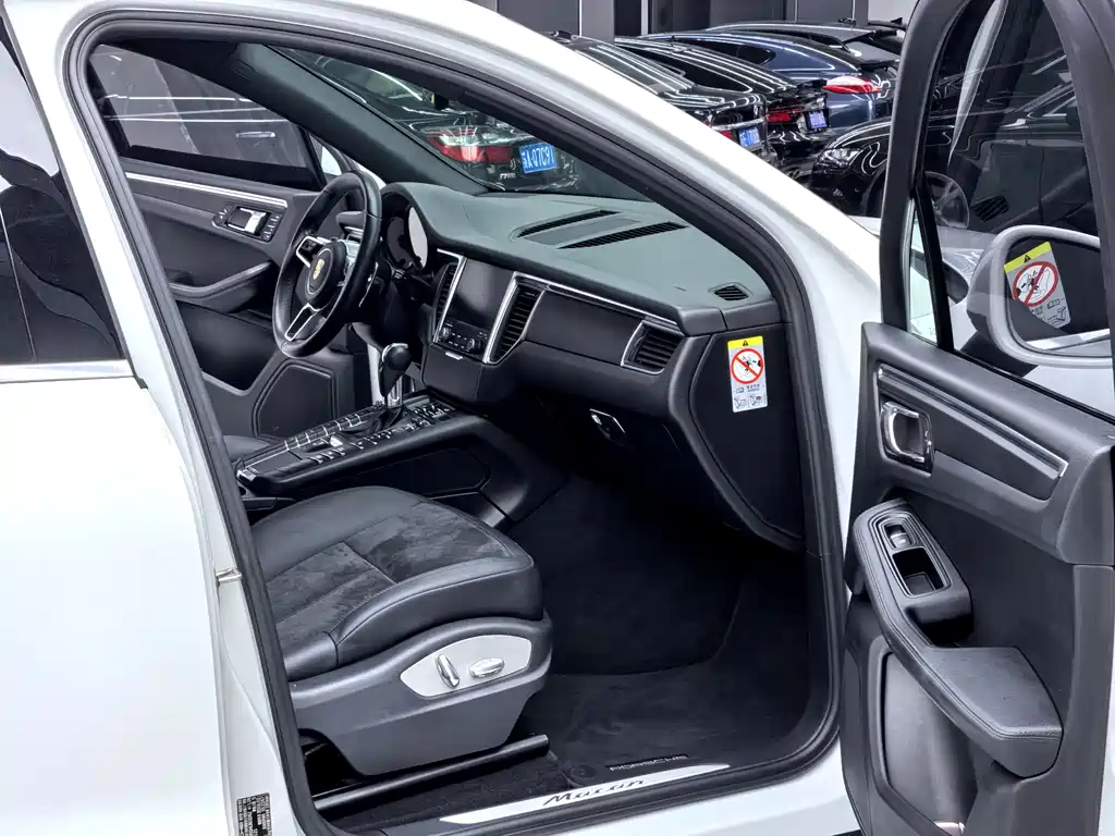 Porsche Macan 2016 — фото 13